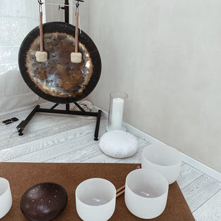  Why Gong Baths are a great healing therapy.