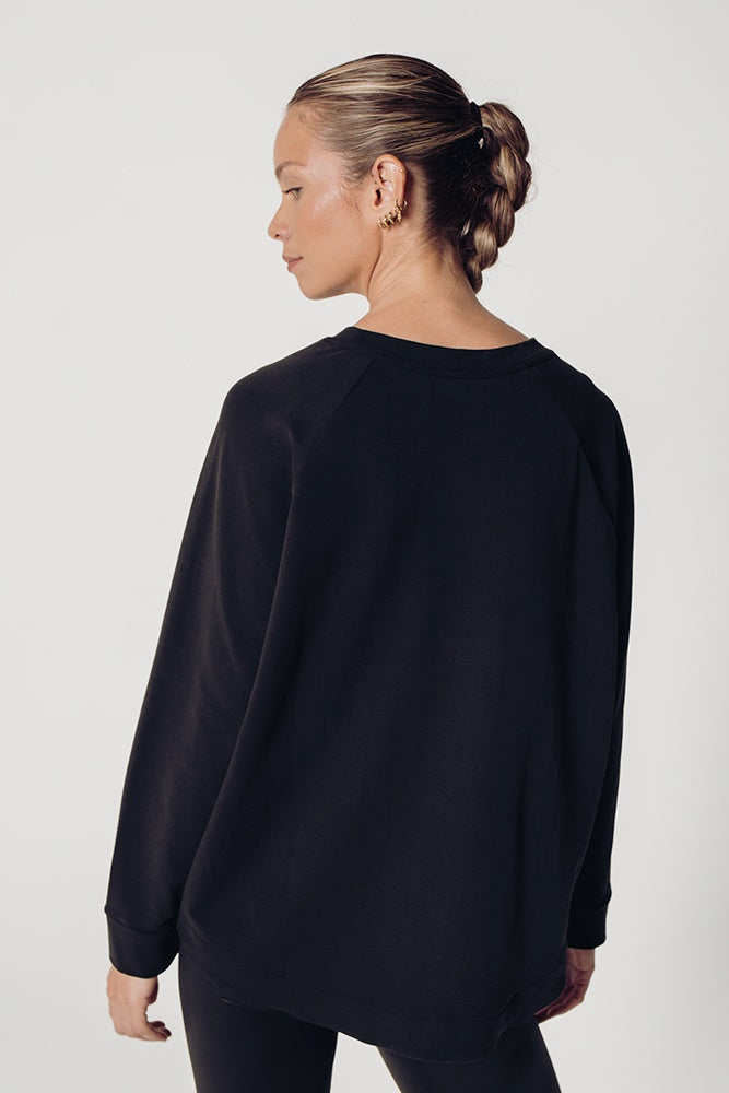 
                      
                        DARIA PULLOVER
                      
                    
